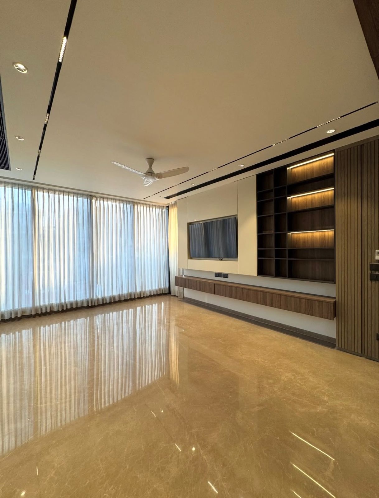 TV Unit Ceiling with Linear Profile Lights
